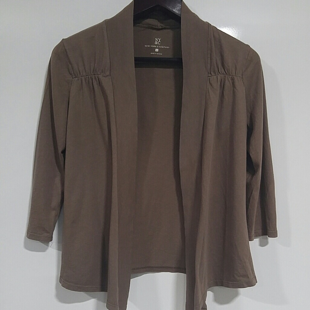 New York & Co shrug